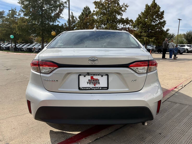 2025 Toyota Corolla LE