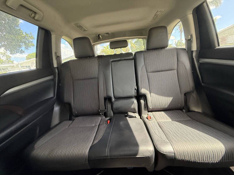 2014 Toyota Highlander LE