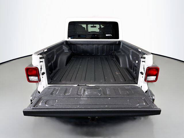 2024 Jeep Gladiator NightHawk
