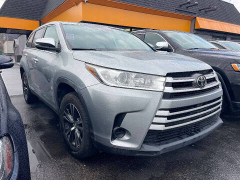 2019 Toyota Highlander for sale at Ole Ben Franklin Motors KNOXVILLE - Clinton Highway in Knoxville TN