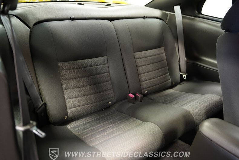 2004 Ford Mustang GT Deluxe