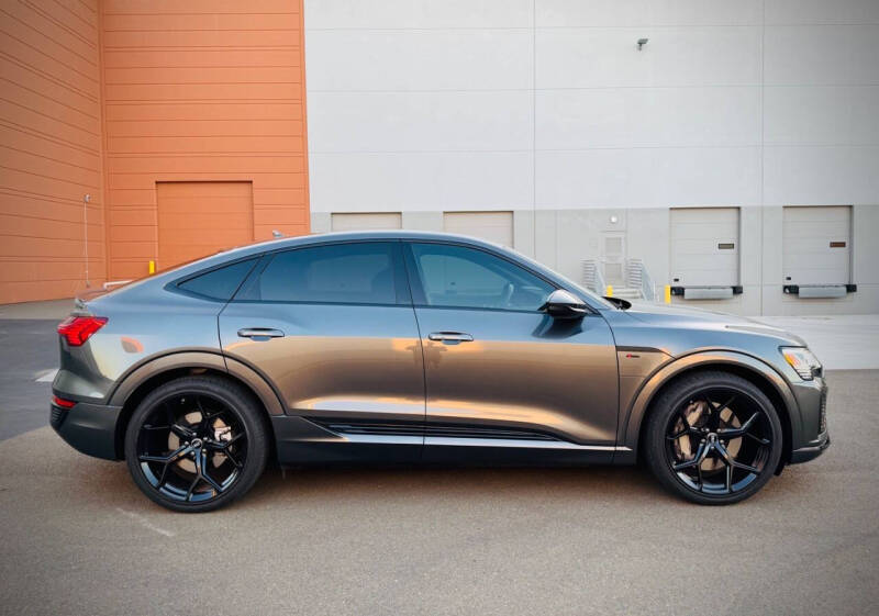 2024 Audi Q8 Sportback e-tron quattro Premium S line