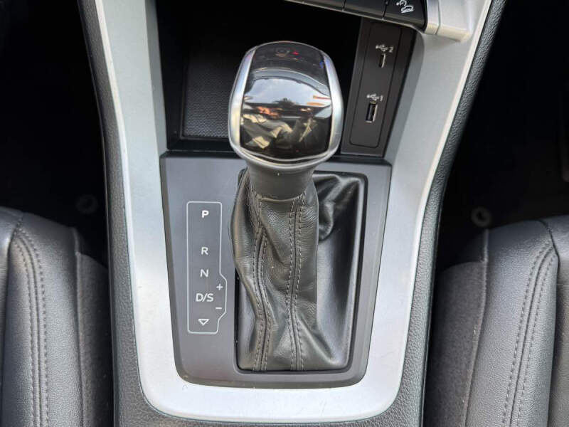 2021 Audi Q3 quattro Premium 40 TFSI