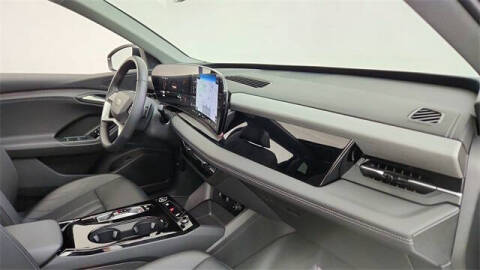 2025 Audi Q6 e-tron quattro Premium