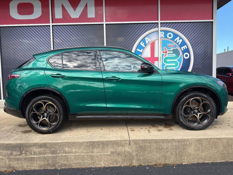 2025 Alfa Romeo Stelvio Intensa