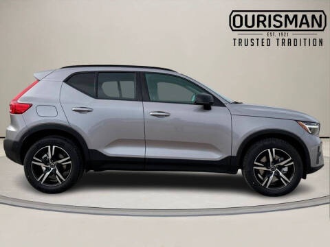 2026 Volvo XC40 B5 Core