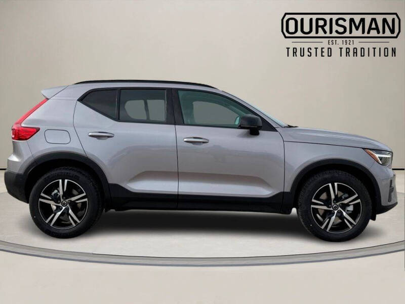 2026 Volvo XC40 B5 Core