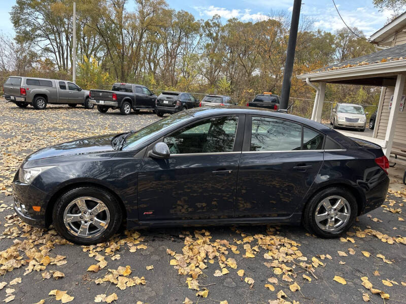 2014 Chevrolet Cruze 1LT photo 2