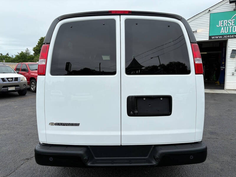 2021 Chevrolet Express LS 2500