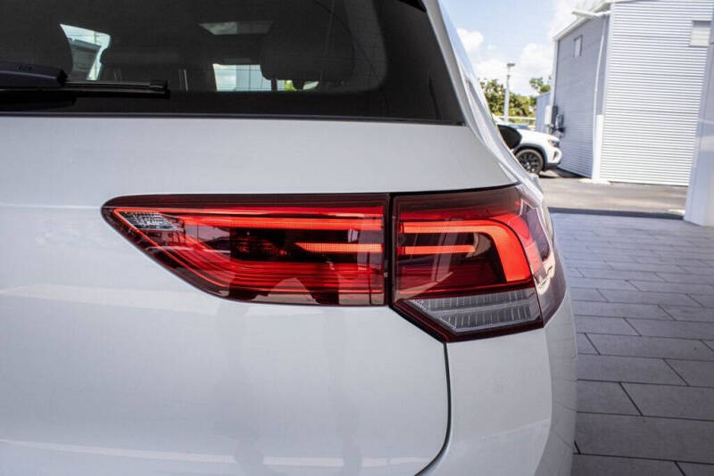 2025 Volkswagen Golf GTI SE