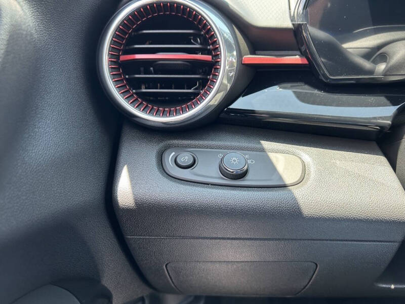 2025 Chevrolet Trax RS