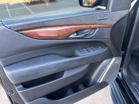 2019 Cadillac Escalade Luxury