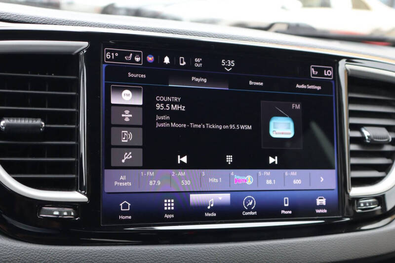 2022 Chrysler Pacifica Touring L