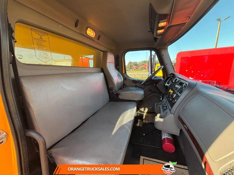 2019 Freightliner M2 106