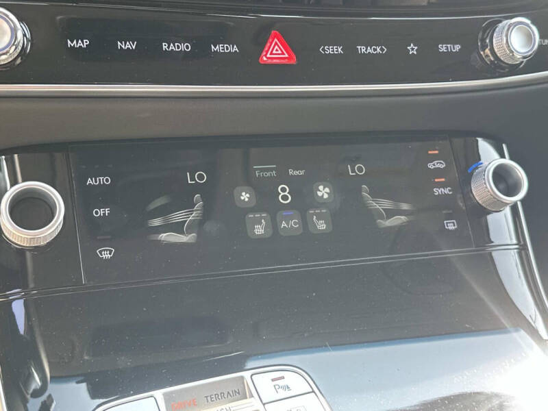 2026 Genesis GV70