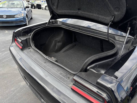 2015 Dodge Challenger SXT Plus