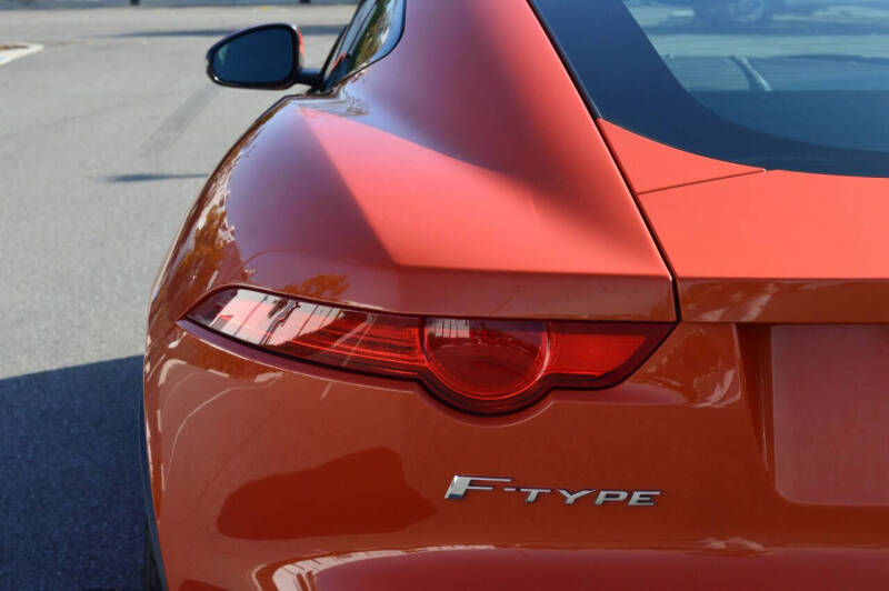 2016 Jaguar F-TYPE R