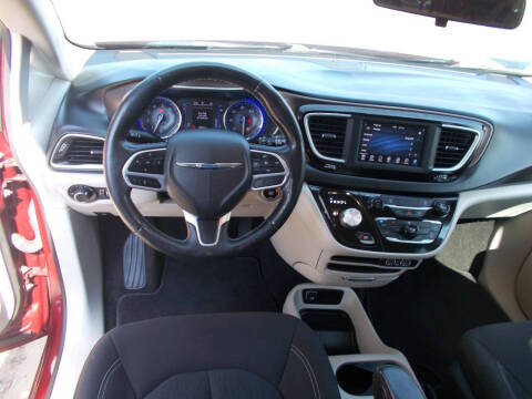 2021 Chrysler Voyager LX