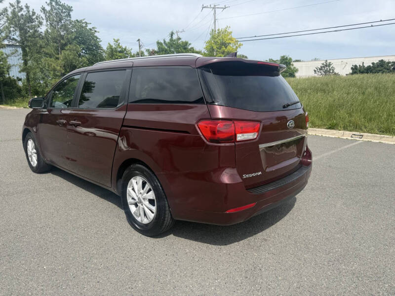 2015 Kia Sedona LX