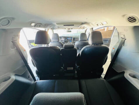 2016 Toyota Sienna SE Premium 8-Passenger