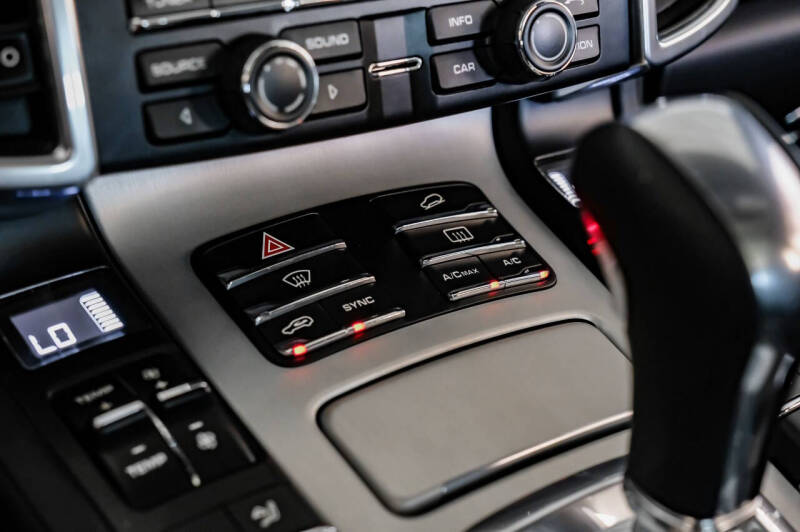 2015 Porsche Cayenne Turbo