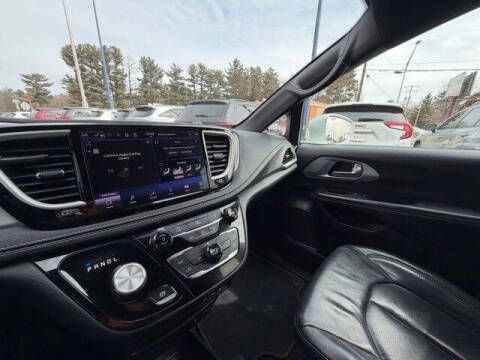 2022 Chrysler Pacifica Touring L