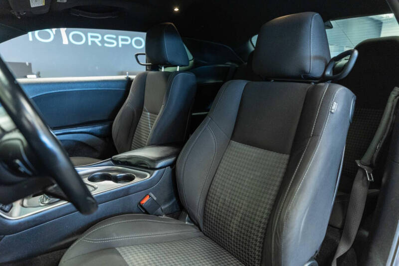 2019 Dodge Challenger SXT