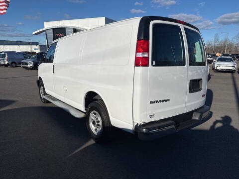 2022 GMC Savana 2500