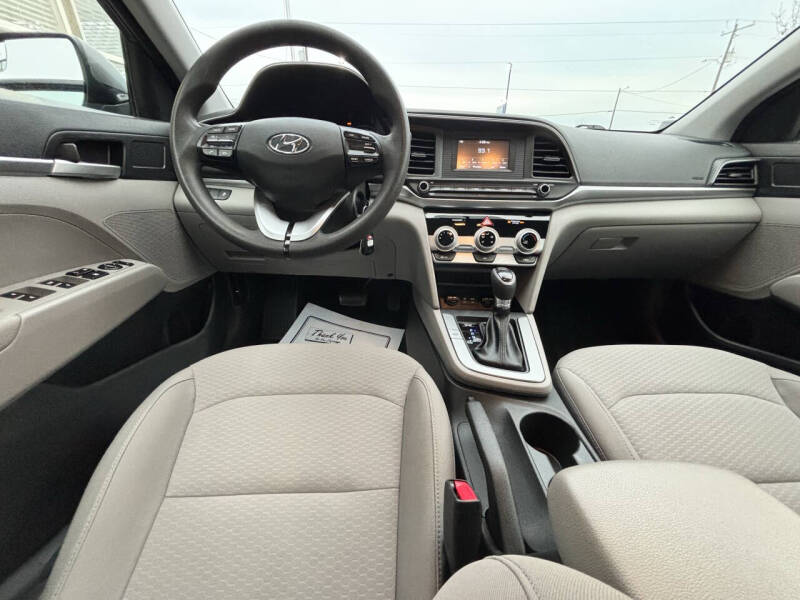 2019 Hyundai Elantra SE