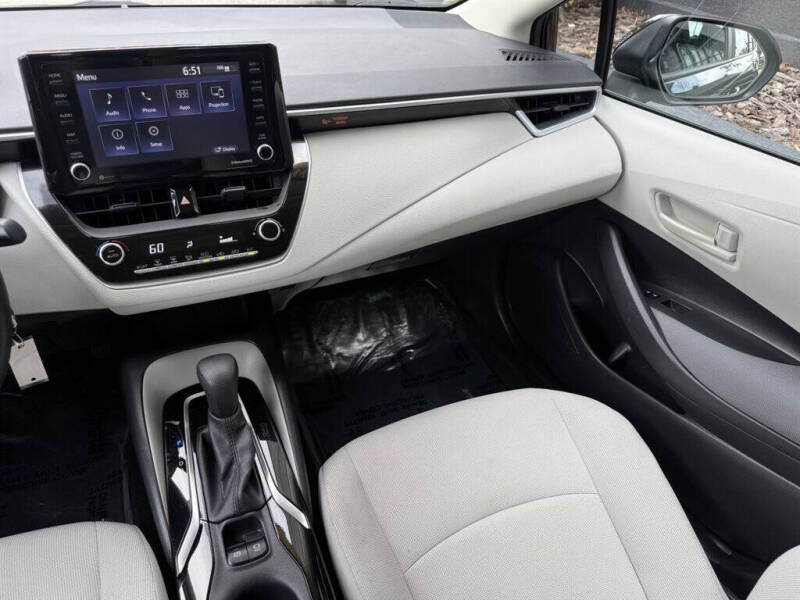 2022 Toyota Corolla LE