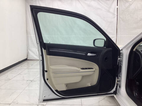 2021 Chrysler 300 Touring