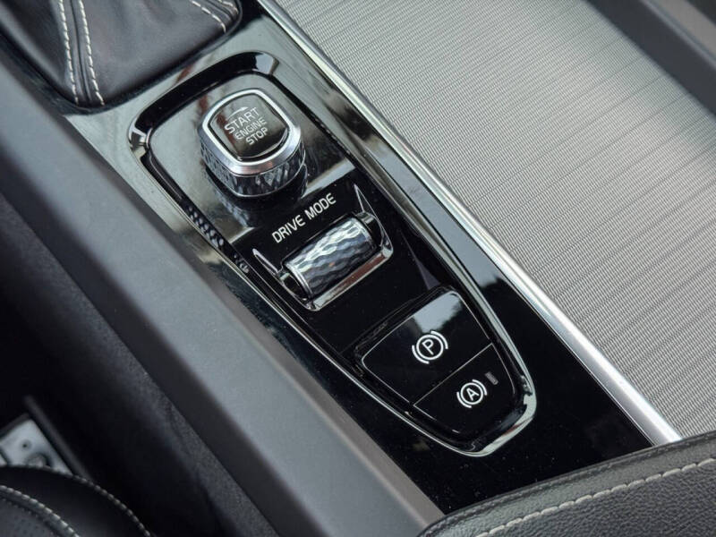 2019 Volvo XC60 T5 R-Design