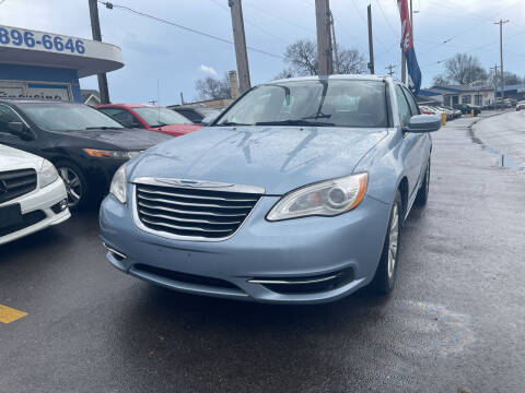 2013 Chrysler 200 for sale at Ideal Cars in Hamilton OH