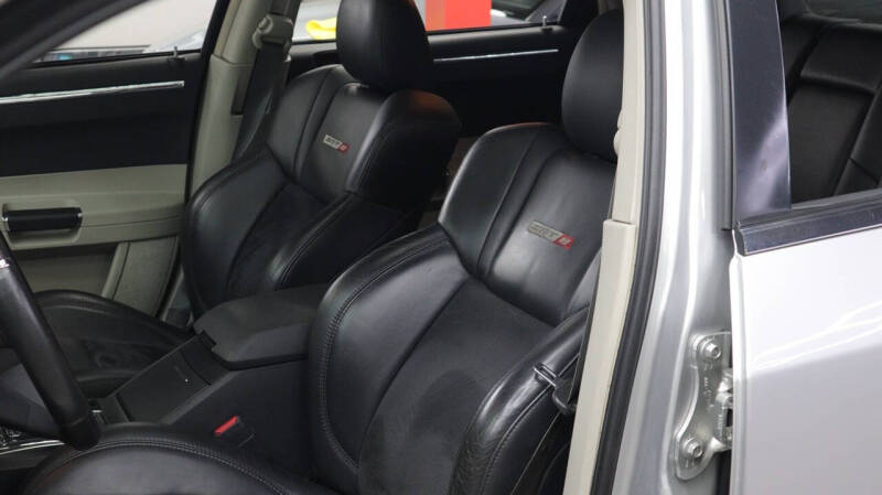 2006 Chrysler 300 SRT-8