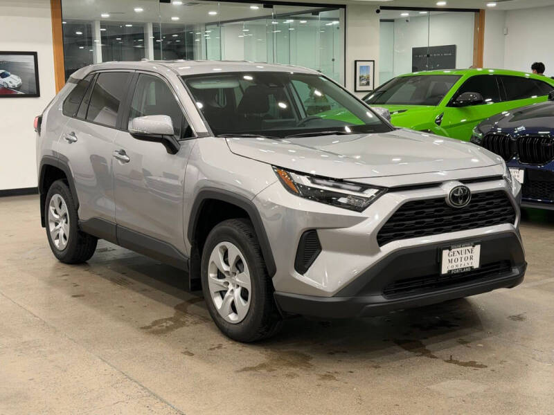 2024 Toyota RAV4 LE