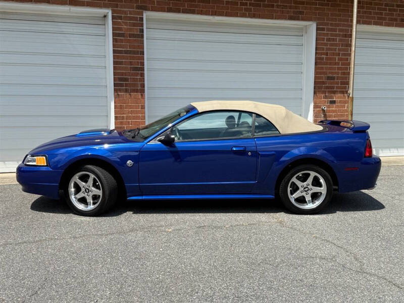 2004 Ford Mustang GT Deluxe
