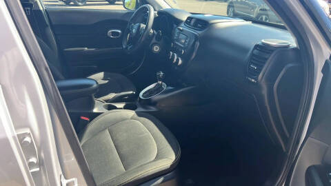 2016 Kia Soul +