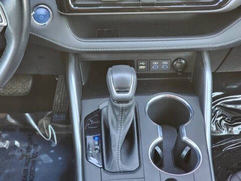 2022 Toyota Highlander Hybrid XLE