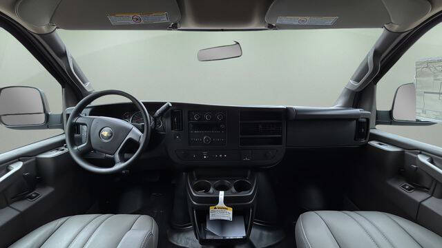 2025 Chevrolet Express 2500