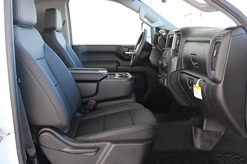 2025 Chevrolet Silverado 3500HD CC