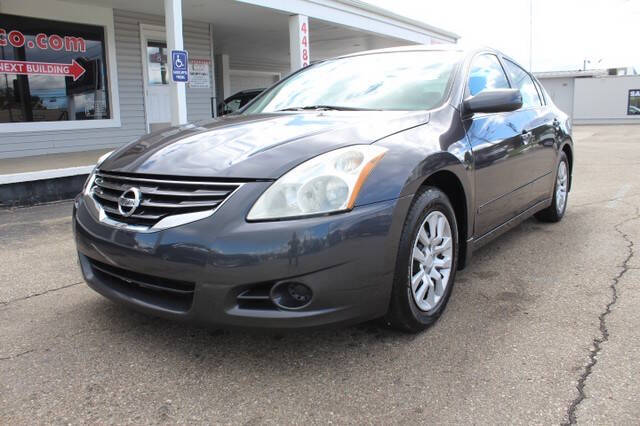 2012 Nissan Altima S photo 3