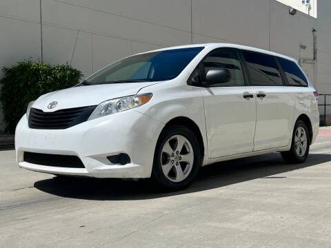 2013 Toyota Sienna for sale at New City Auto - Retail Inventory in South El Monte CA
