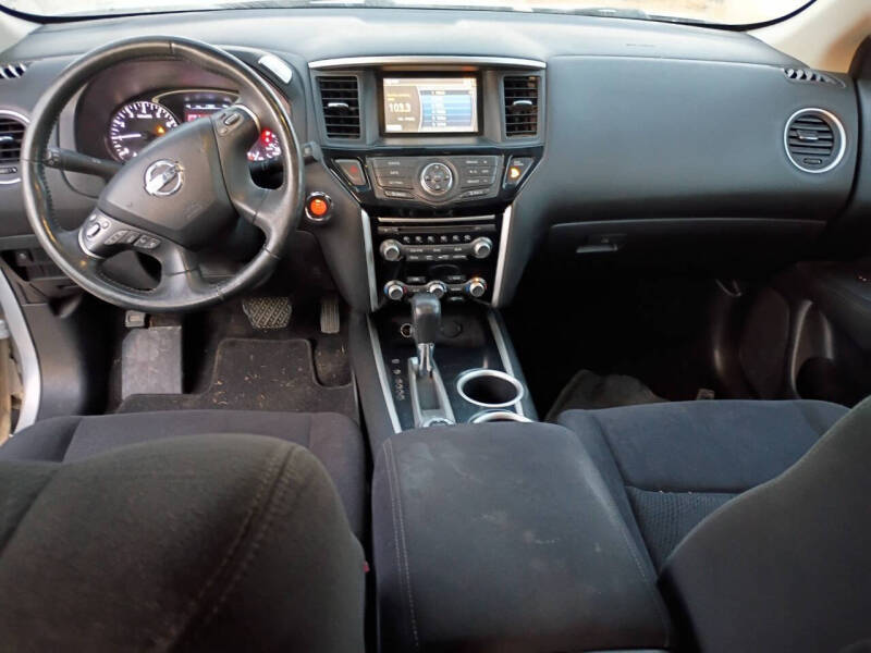 2013 Nissan Pathfinder SV