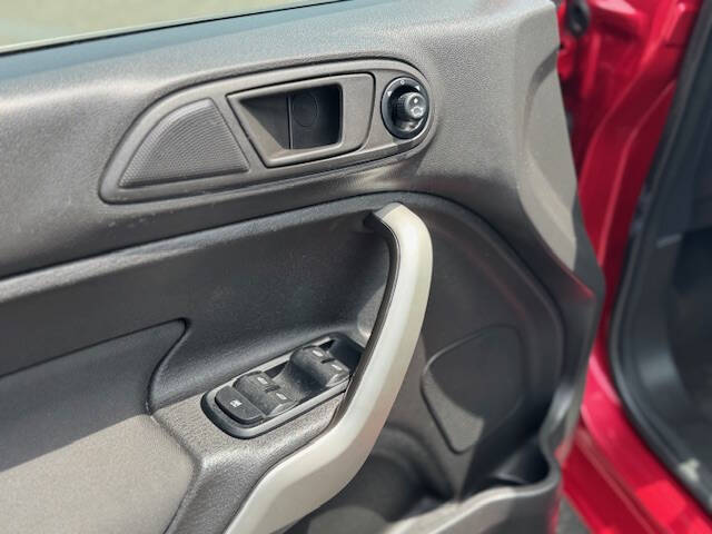 2012 Ford Fiesta SE