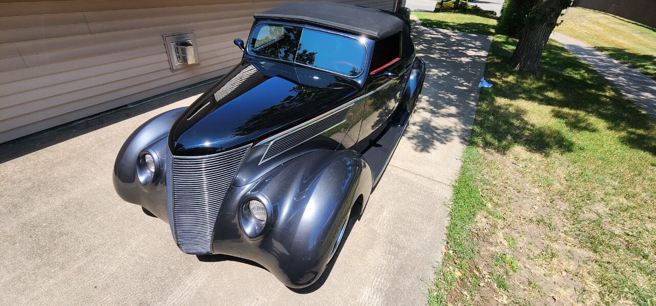 1937 Ford Roadster 15