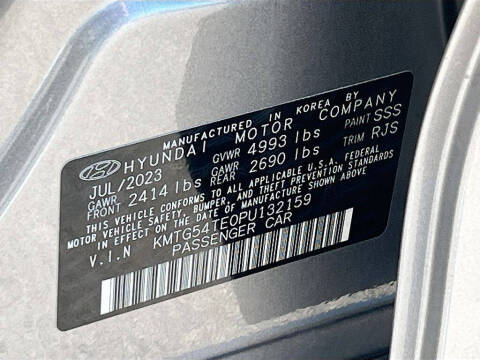 2023 Genesis G70