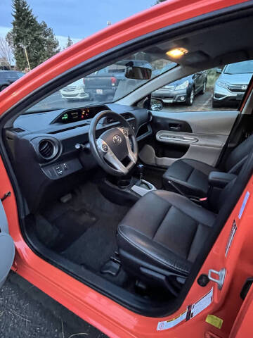 2012 Toyota Prius c Four