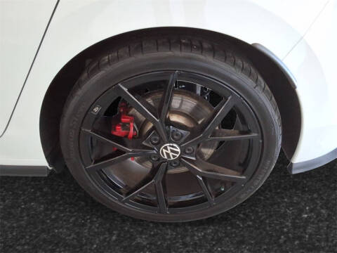 2024 Volkswagen Golf GTI 380 SE