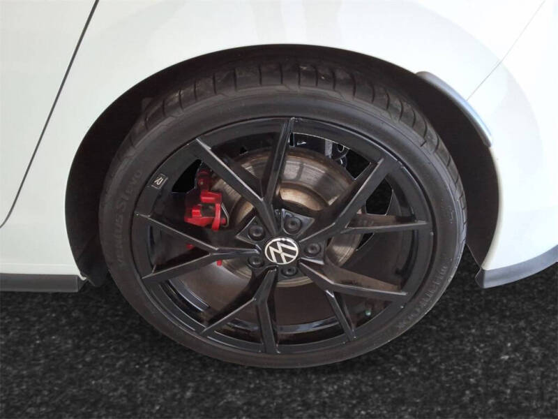 2024 Volkswagen Golf GTI 380 SE