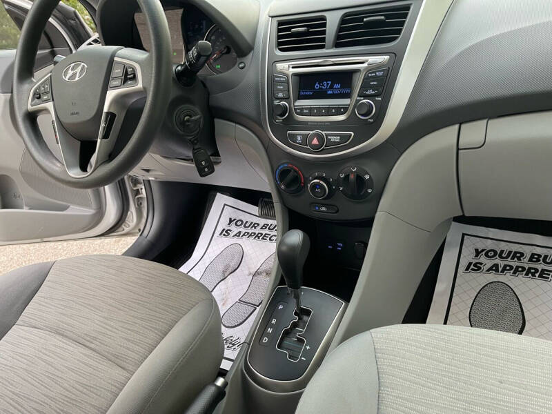 2016 Hyundai Accent SE